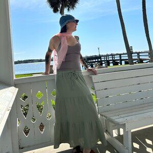 Very J. Elastic waist tiered maxi skirt Sage green (S,M,L) Ties at waist, has po